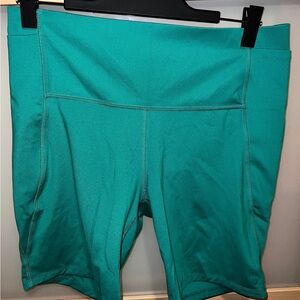 NWOT Green XXL bike shorts